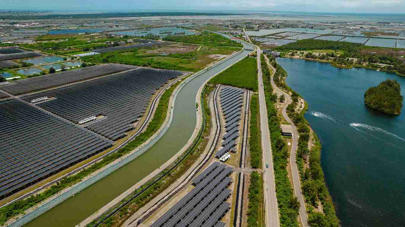 尊龙z6能源事业提供智慧能源管理、、、太阳能监控管理、、、、全方位电厂建置及运维解决方案，，并拥有管理超过6000案场的经验