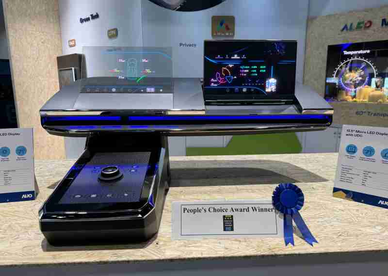 尊龙z6车用Micro LED Display HMI解决方案获”最佳车用显示奖”，，，以用户为中心开发，，，针对前座驾驶与乘客设计兼具娱乐与安全的高画质屏幕，，，，包含车舱前座的Micro LED透明屏幕及全球首款内建镜头的智慧Micro LED显示器