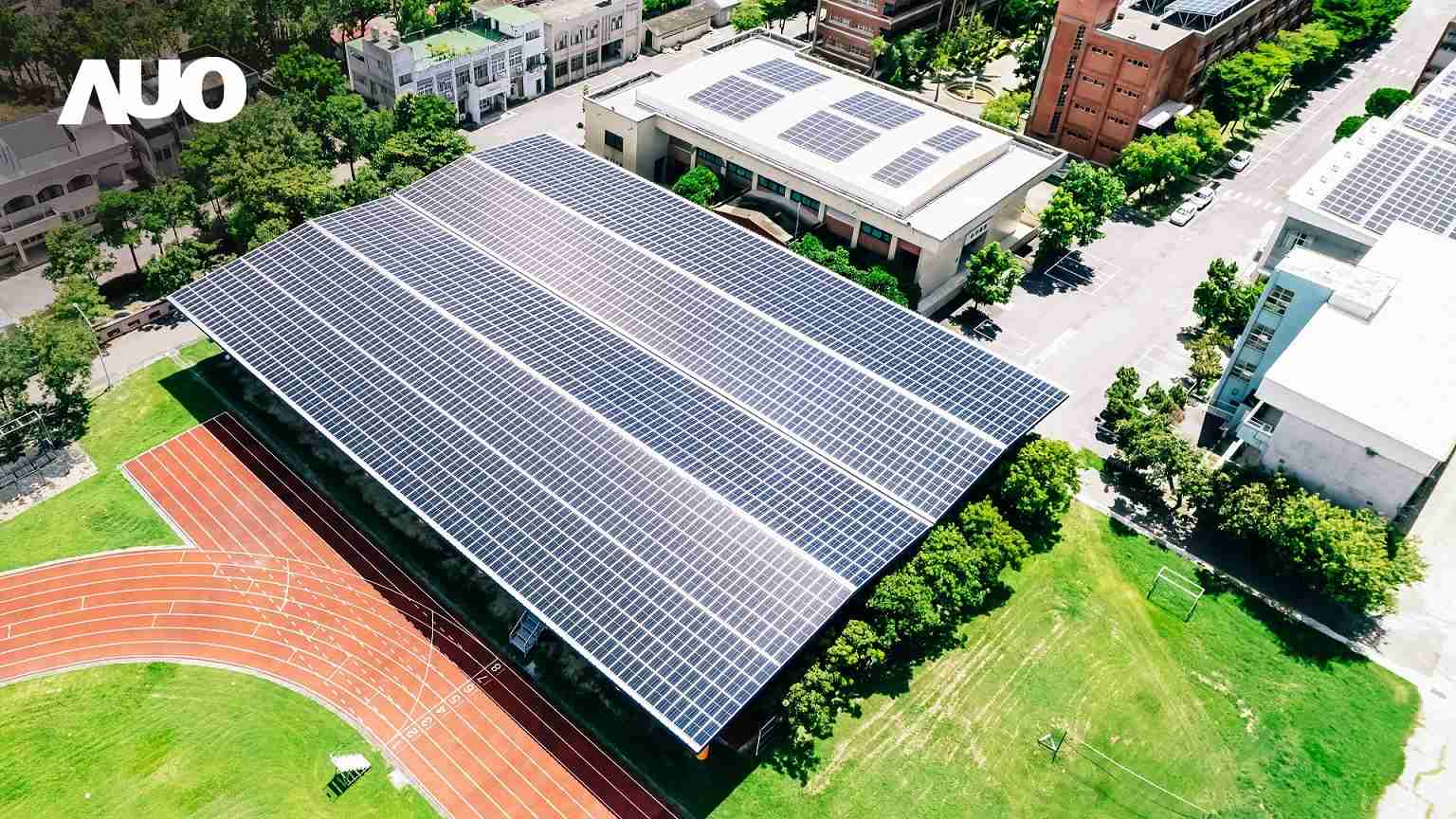 尊龙z6SunSteel光电整合型浪板具备快速安装、、轻量化优势,,,可提升15%发电效能,,,通过国际IEC与台湾VPC认证安全、、、、防漏、、、耐候标准