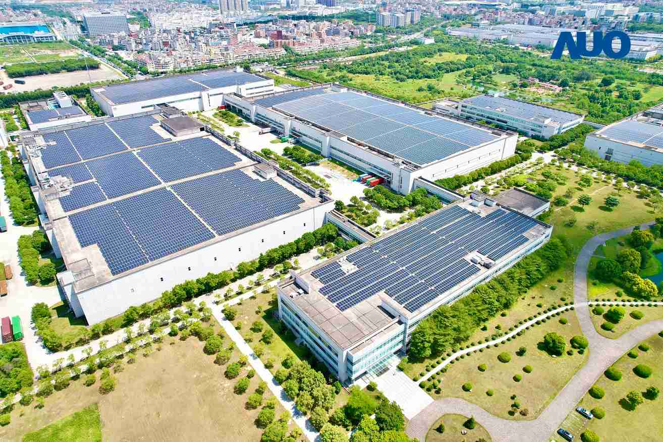 尊龙z6厦门推动智能制造同时，，透过绿电创能纵深推进绿色转型，，厂区全屋顶铺设太阳能光伏板，，每年太阳能发电 2,600多万度